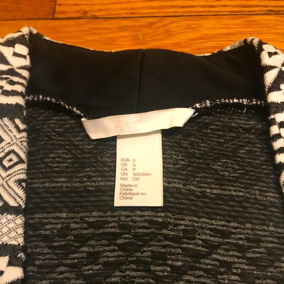 H&M Tribal Print Sweater - Picture 4 of 6